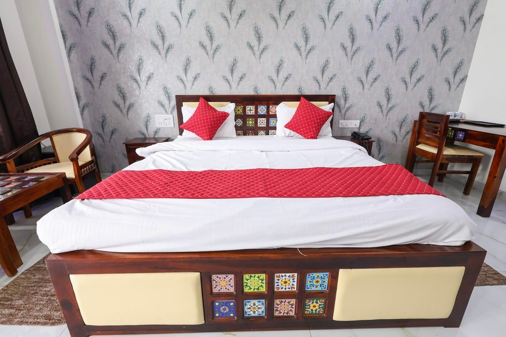 Room's 32